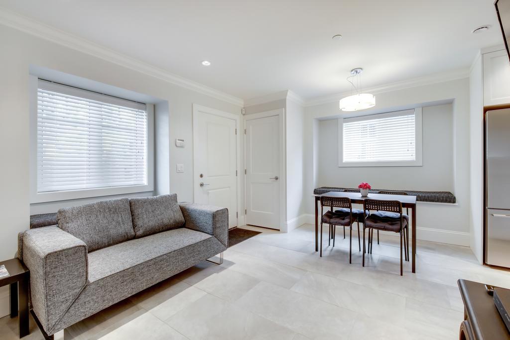 New Urban Modern Main Street House Villa Vancouver Exterior photo